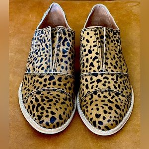 Calf hair leopard cut-out loafers, excellent condition